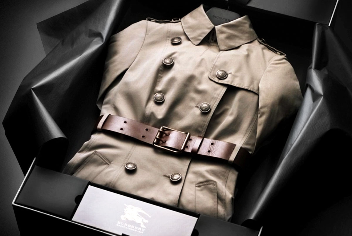 Burberry Bespoke, To view this experience kindly download the latest version of Flash